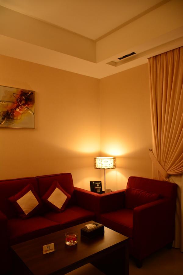 Home Inn Hotel Suites El-Huber Dış mekan fotoğraf